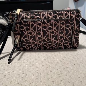 Final price! 💕NWT💕Calvin Klein Crossbody bag